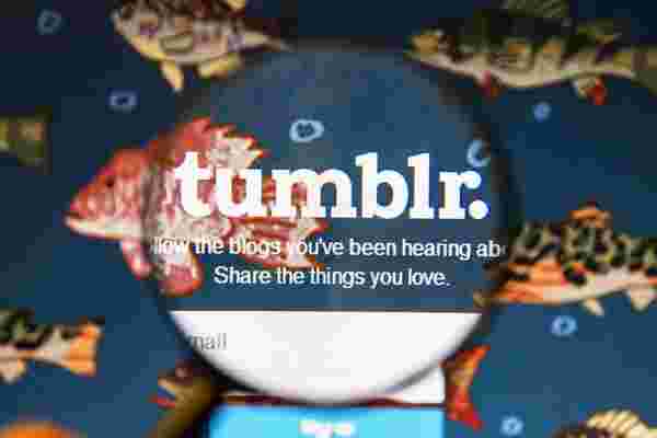 在电子商务推动中，Tumblr添加了 “购买”，“浏览” 按钮