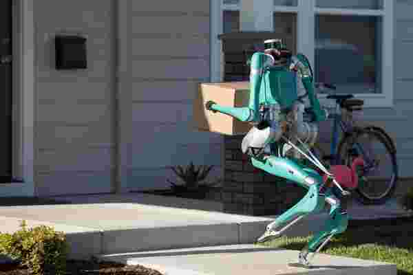 福特希望这个令人毛骨悚然的机器人将其自动送货上门