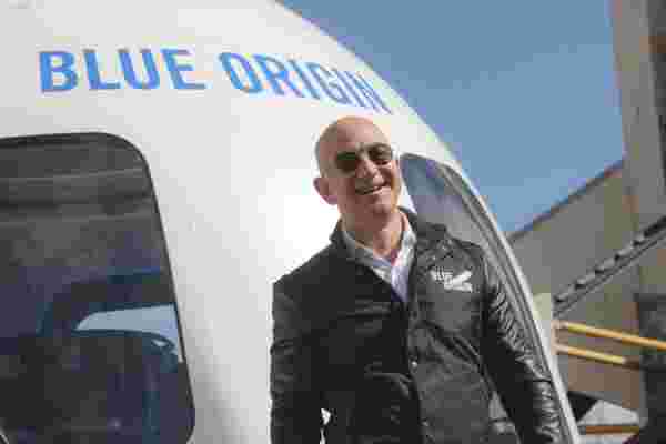 杰夫·贝佐斯 (Jeff Bezos) 每年将出售10亿美元的亚马逊股票，以资助Blue Origin